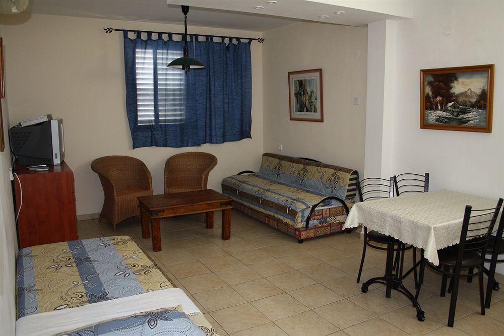 Ga'Aton Motel Нагария Экстерьер фото