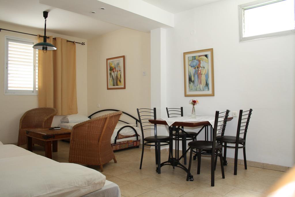 Ga'Aton Motel Нагария Экстерьер фото